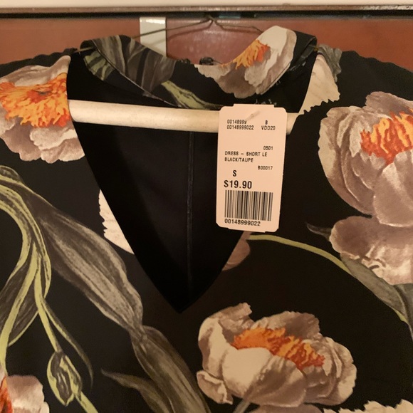 High neck cut out mini dress - Picture 3 of 3